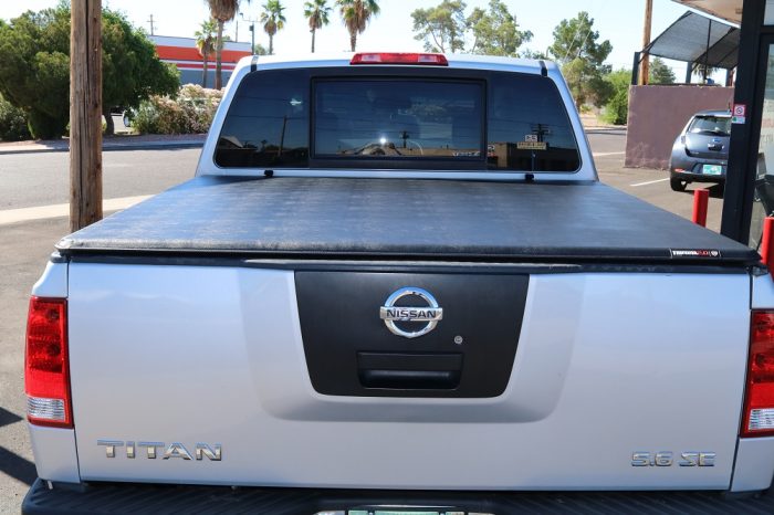 Nissan Titan Extang Trifecta 2.0 truck bed covers