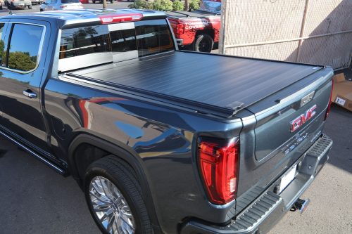 2019 GMC Denali Retractable truck bed cover RetraxPRO MX