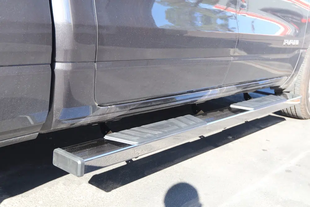 https://truckaccessplus.com/6-inch-polished-stainless-steel-running-boards/