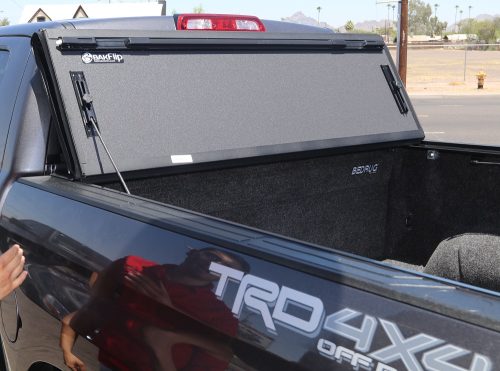 bakflip mx4 tonneau cover and bedrug liner