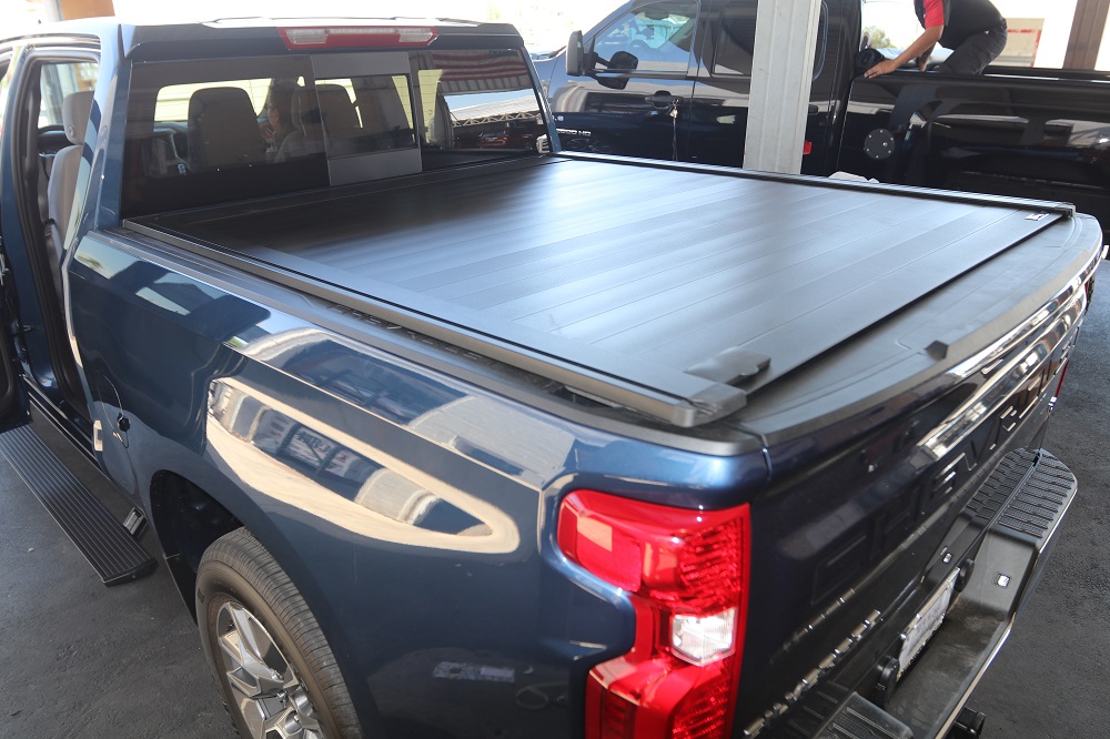 2019 Chevy Silverado Truck Bed Cover RetraxPRO XR