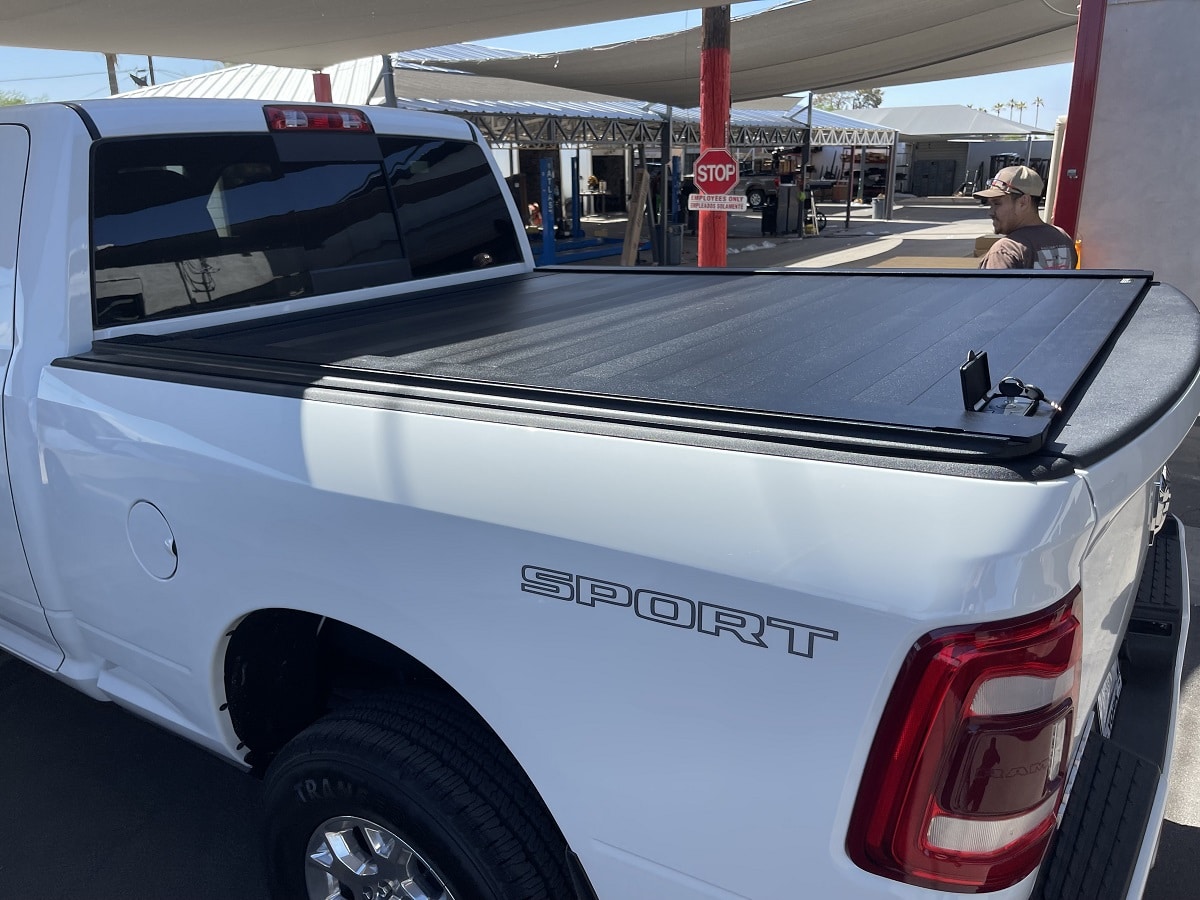 ram 2500 retraxpro xr retractable tonneau cover