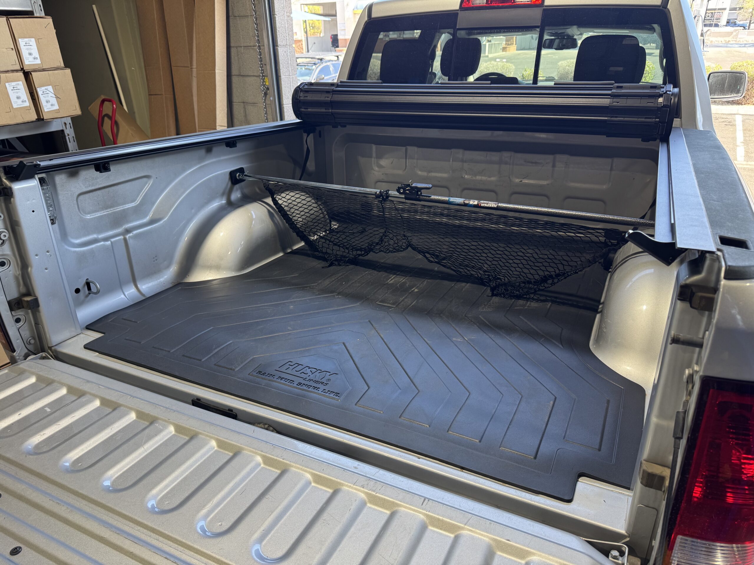cargo bar