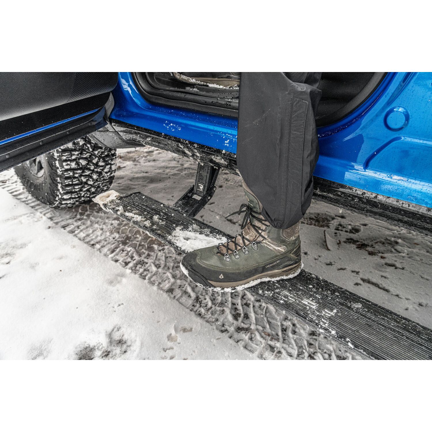 AMP Research 78240-01A PowerStep Xtreme Running Boards Plug N Play System 19-24 Ram 1500, All Cabs